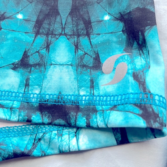 SOFFE DRI Low Rise Turquoise Black Star Athletic Shorts Size Medium - Picture 4 of 8